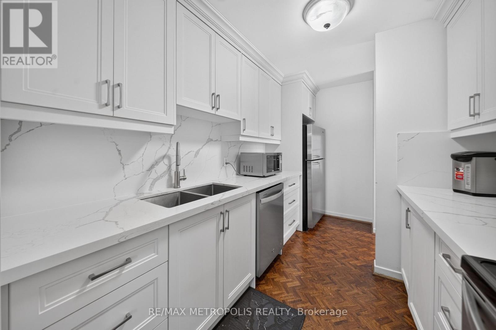 16 STANBRIDGE COURT - 24