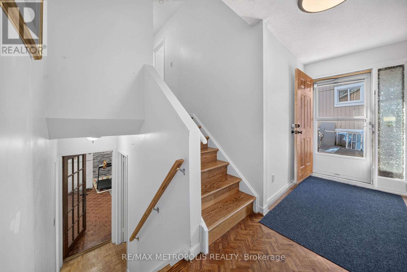 16 STANBRIDGE COURT - 30