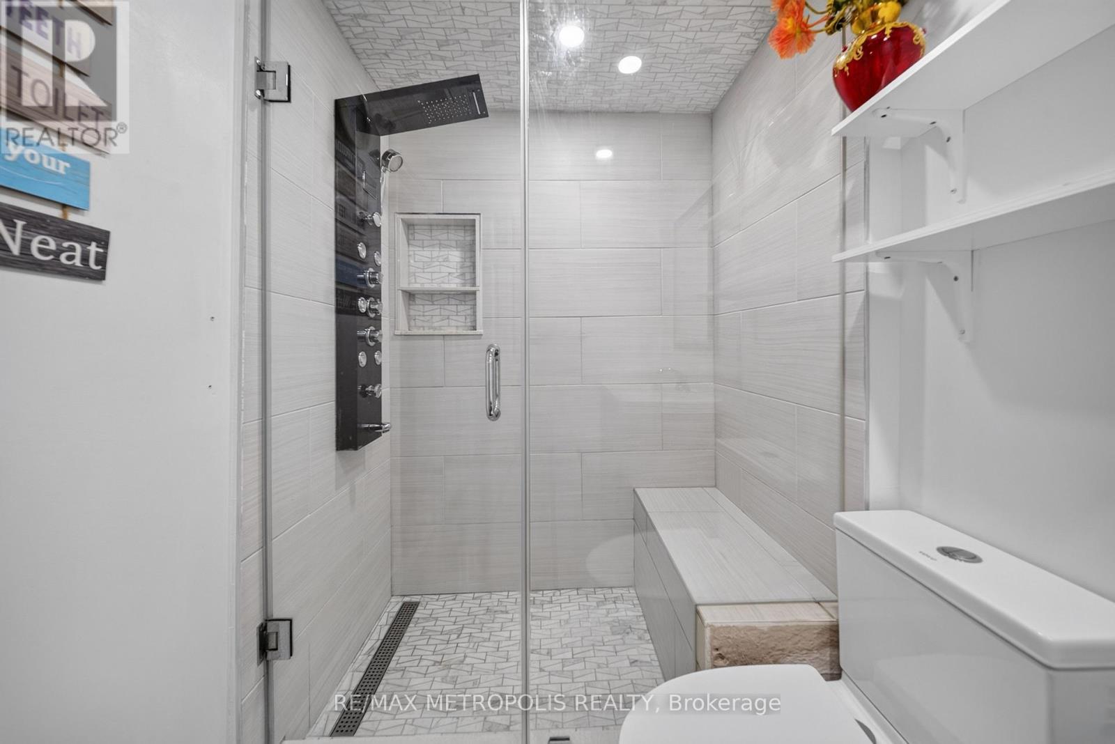 16 STANBRIDGE COURT - 34