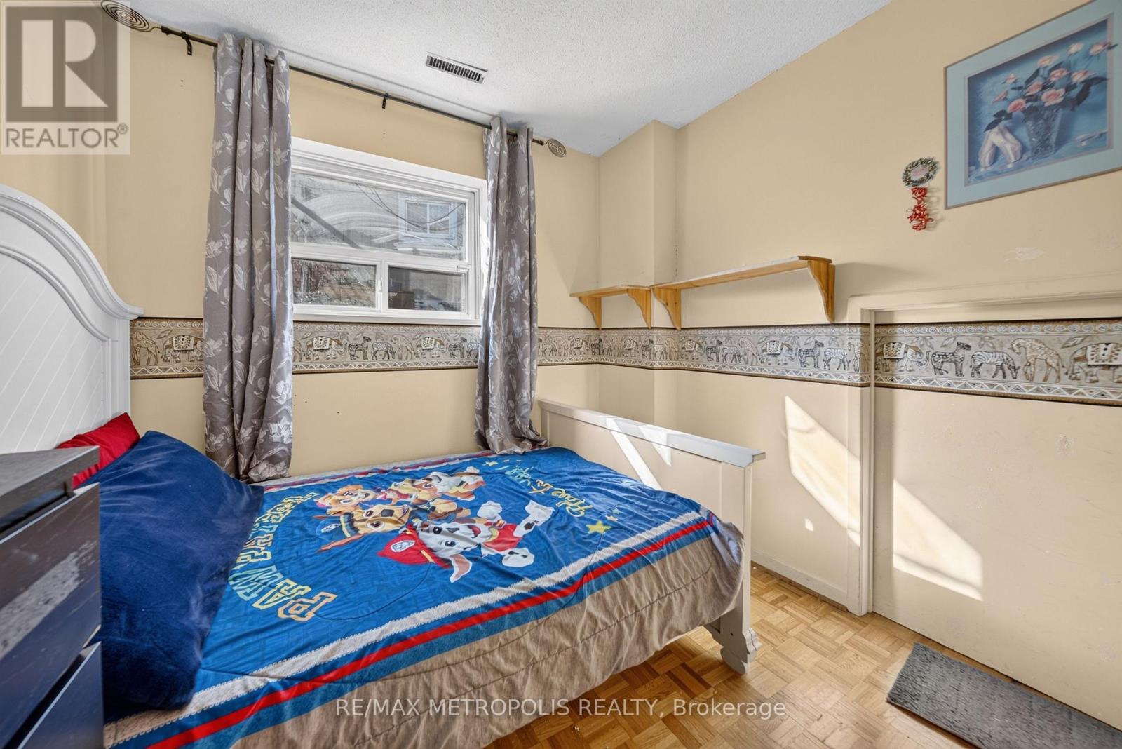 16 STANBRIDGE COURT - 35