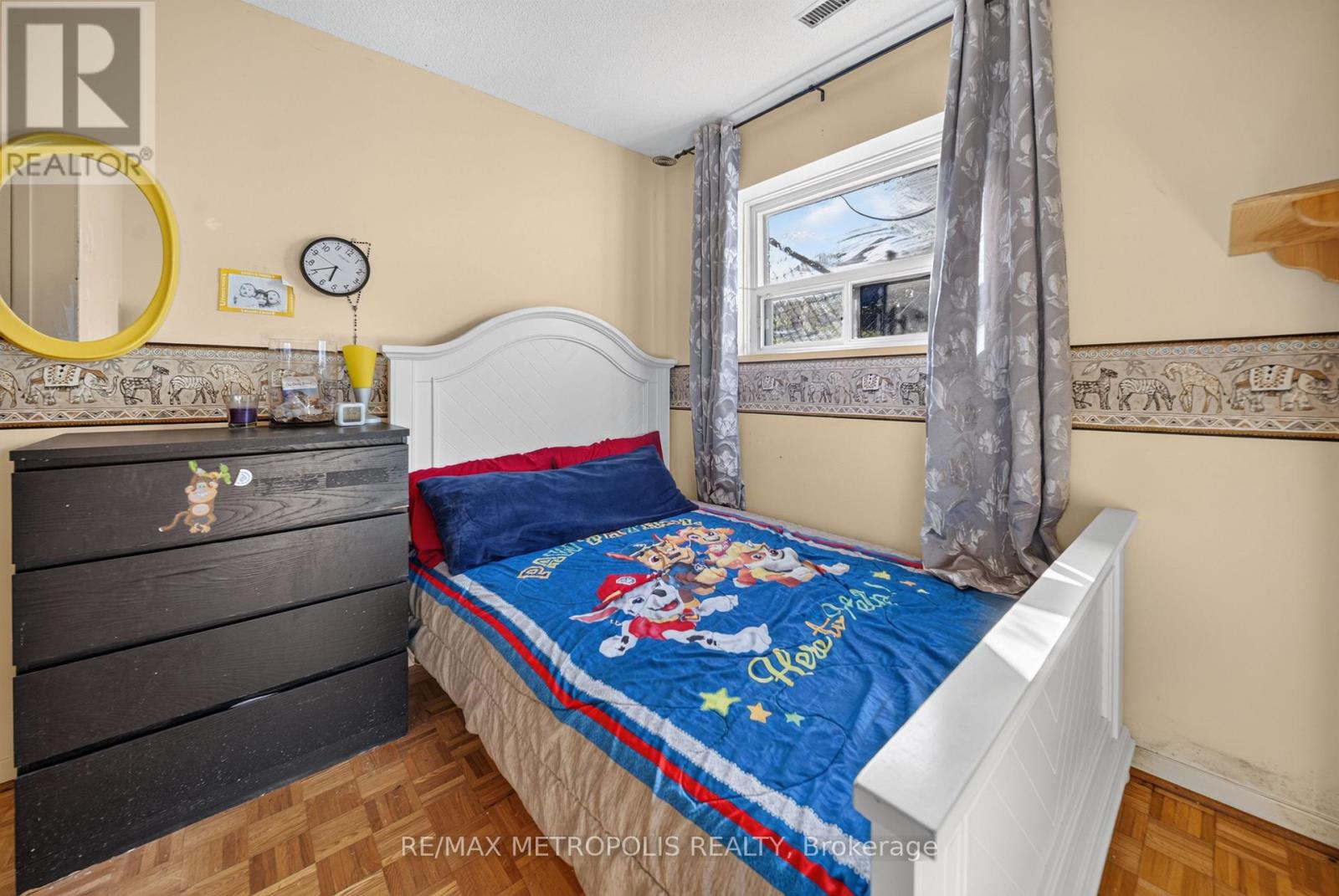 16 STANBRIDGE COURT - 36