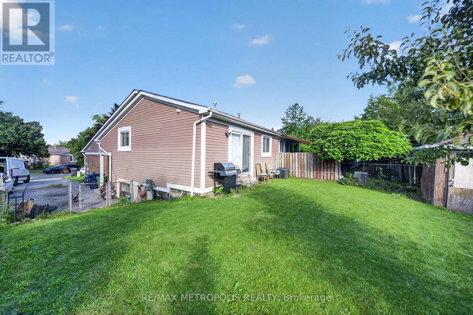 16 STANBRIDGE COURT - 4