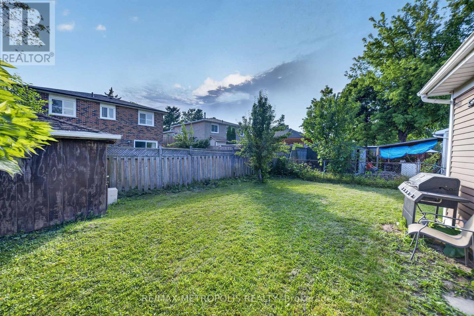 16 STANBRIDGE COURT - 44