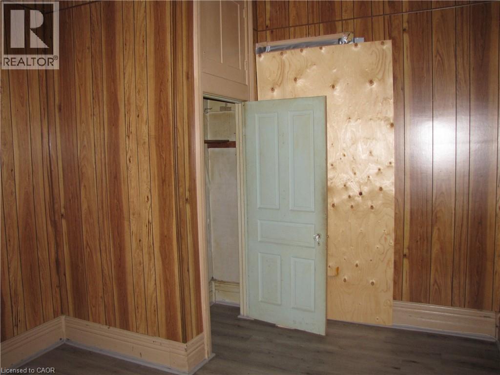 97 KENT Street N - 12