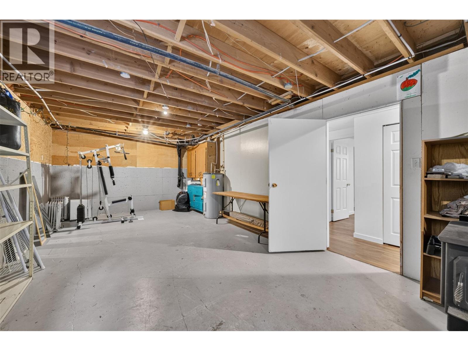671 Old Town Road - 37