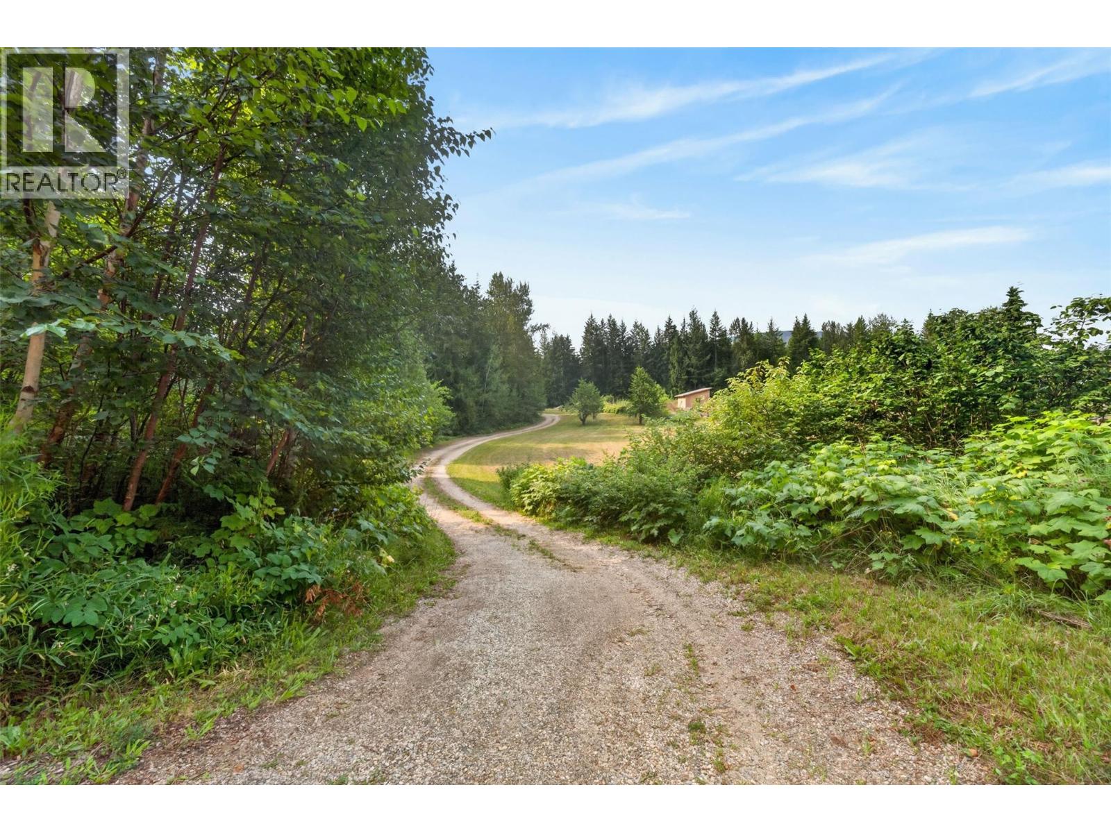 671 Old Town Road - 41