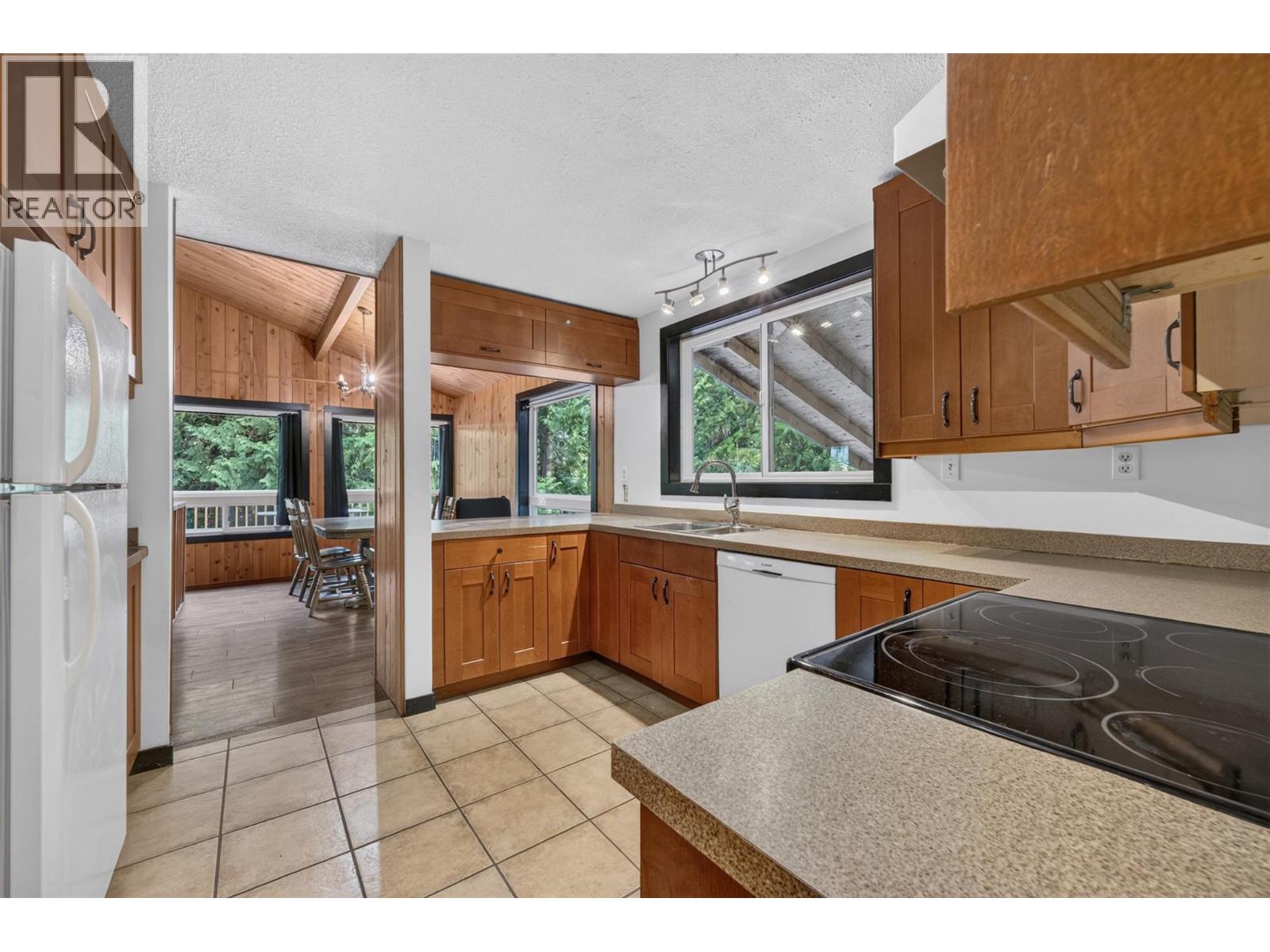 671 Old Town Road - 19