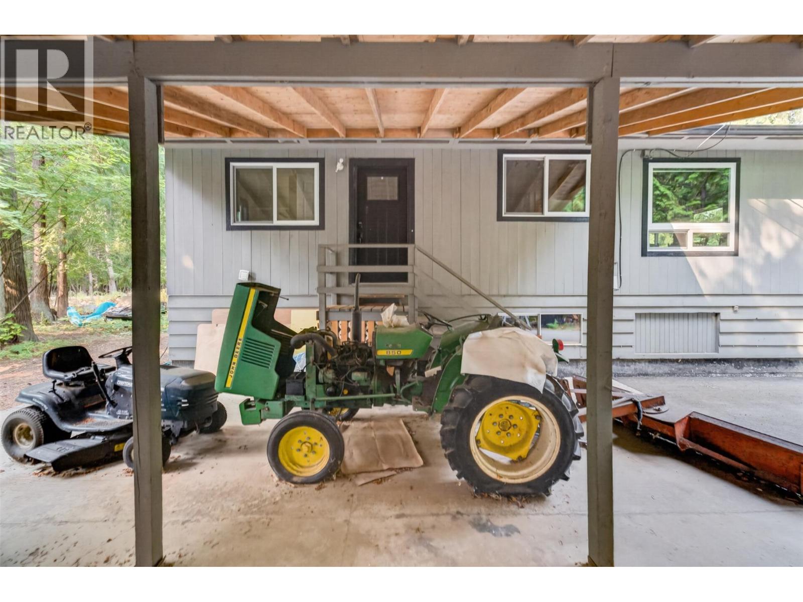 671 Old Town Road - 65