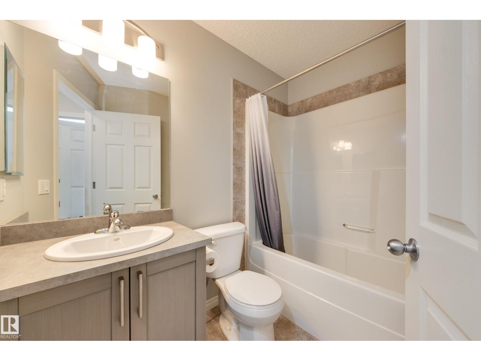 1241 CHAPPELLE BV SW - 32