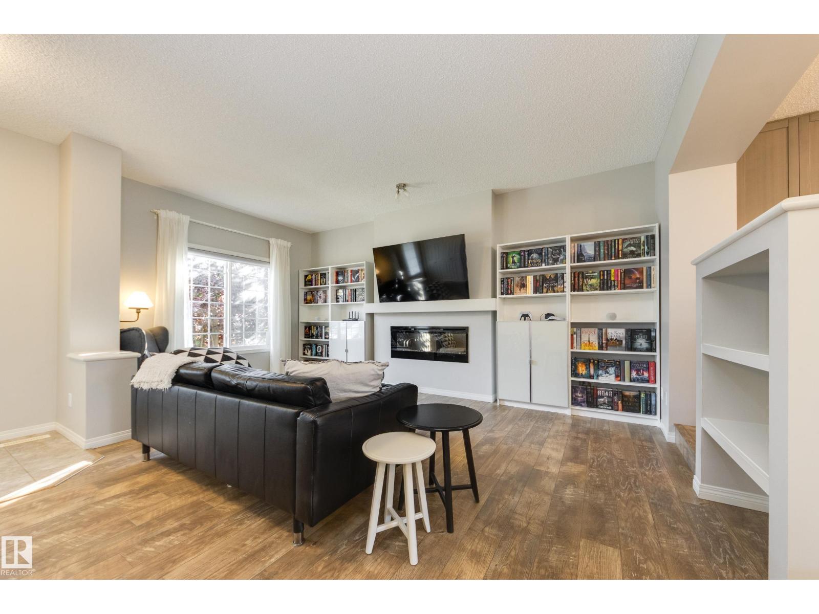 1241 CHAPPELLE BV SW - 4
