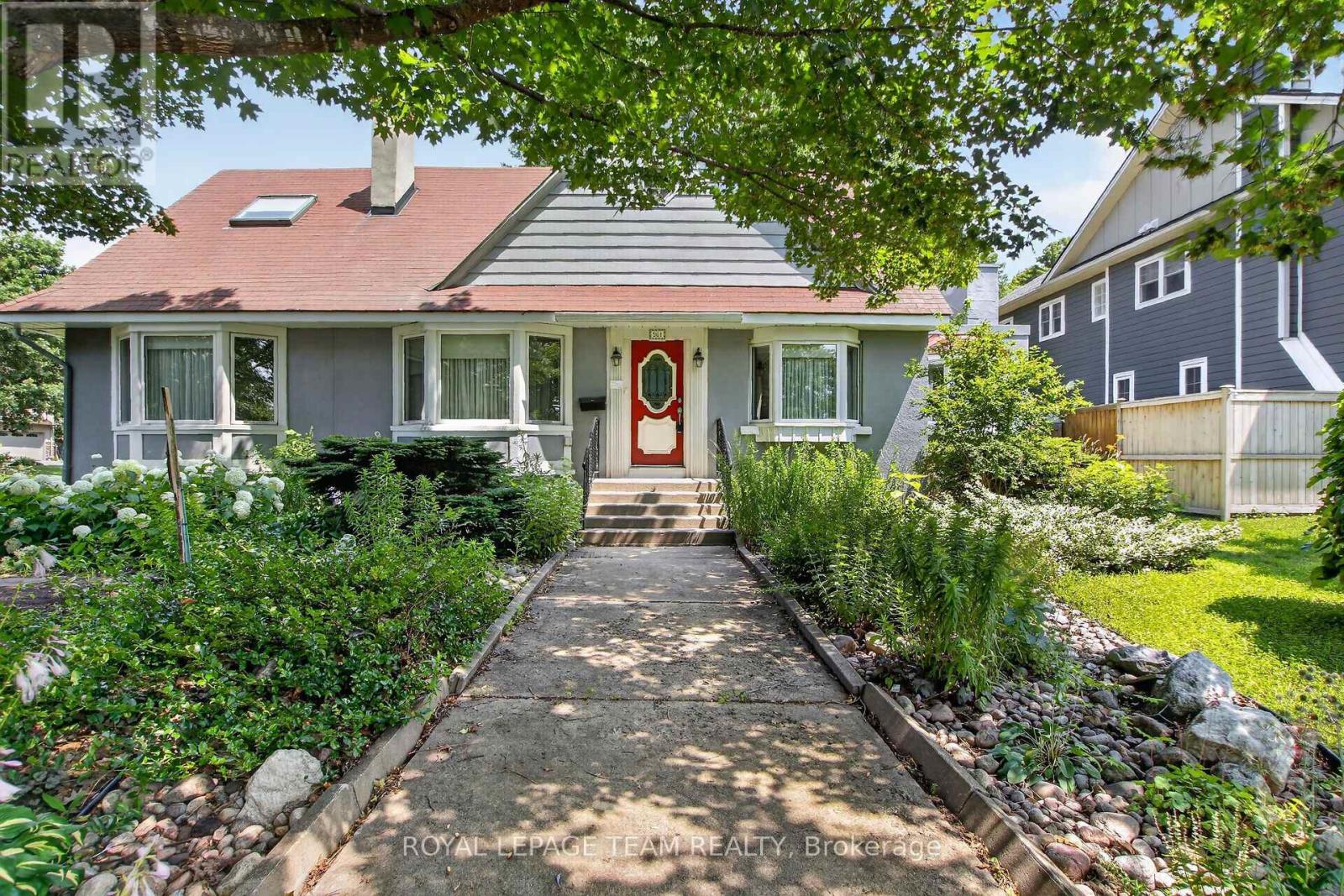 961 KINGSMERE AVENUE - 1