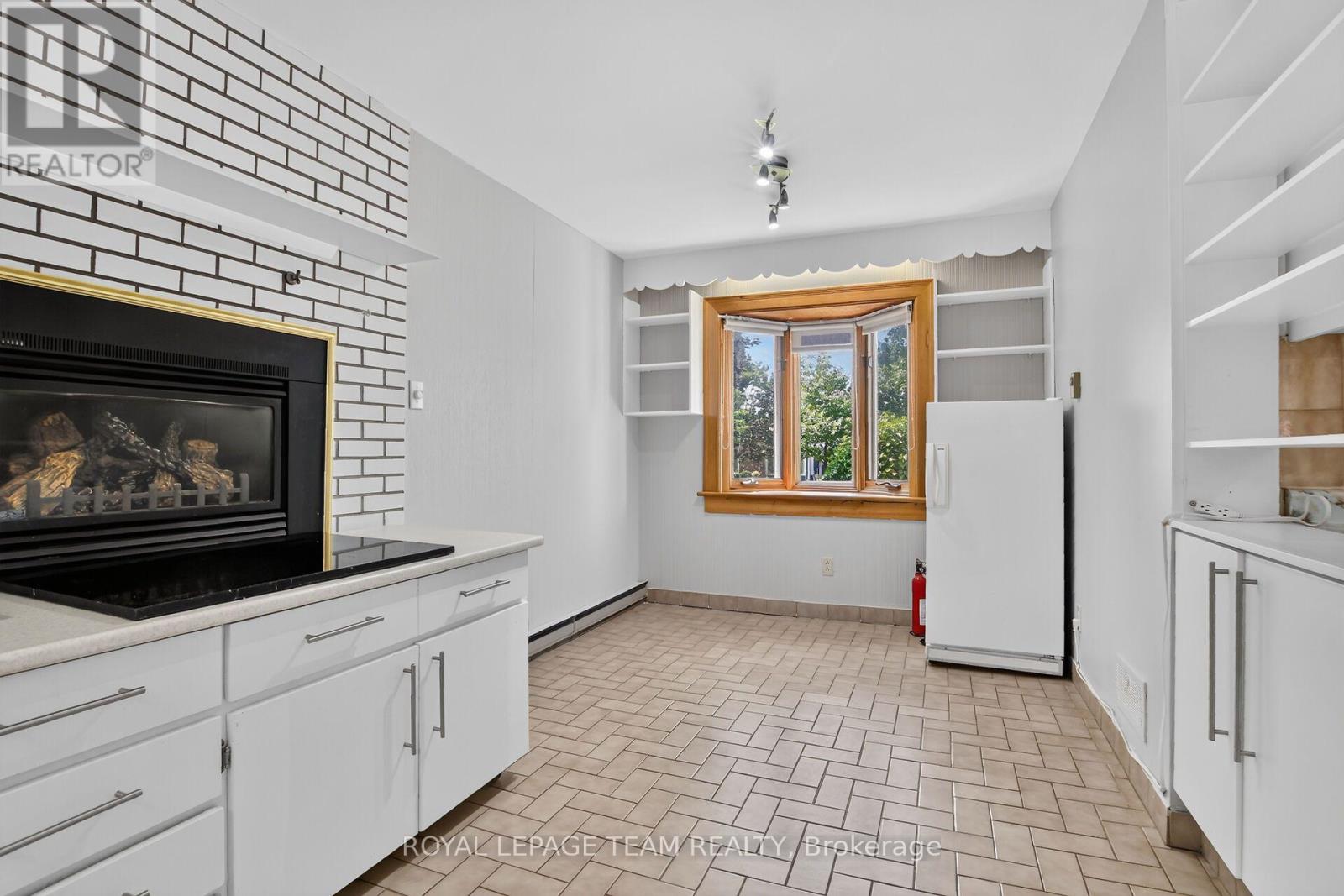 961 KINGSMERE AVENUE - 15