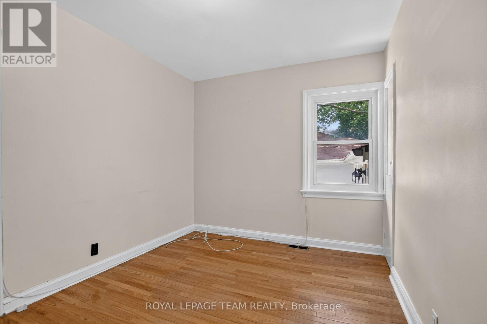 961 KINGSMERE AVENUE - 21