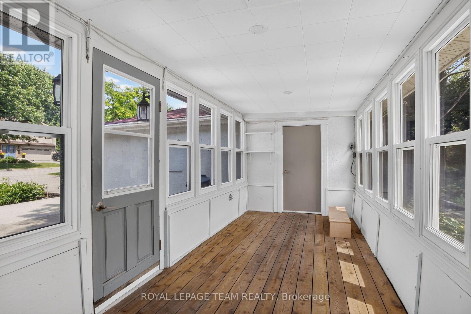 961 KINGSMERE AVENUE - 25