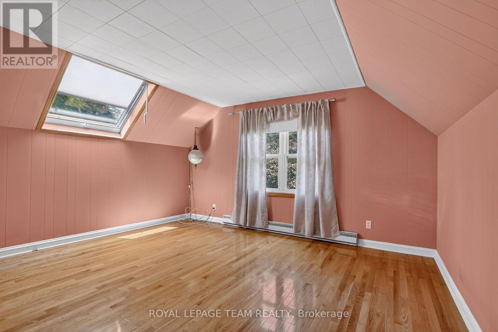 961 KINGSMERE AVENUE - 28