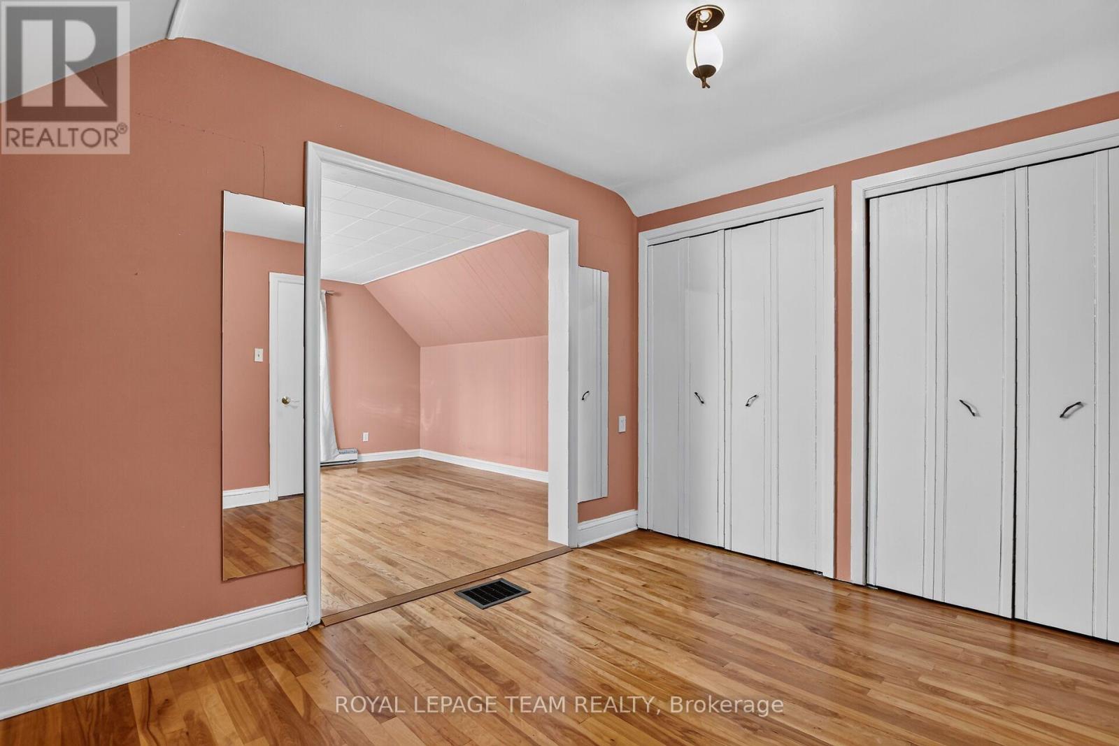 961 KINGSMERE AVENUE - 29