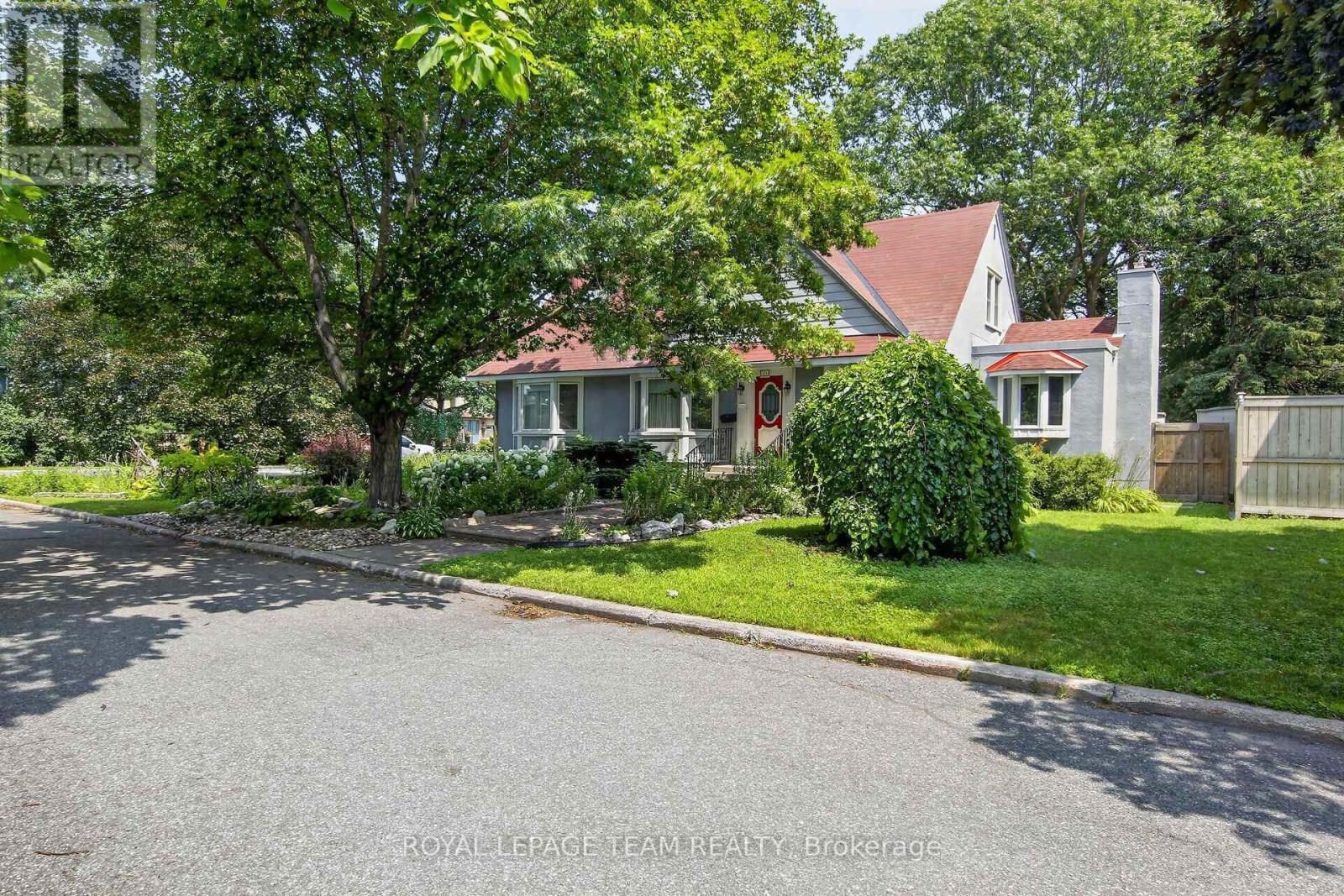 961 KINGSMERE AVENUE - 3