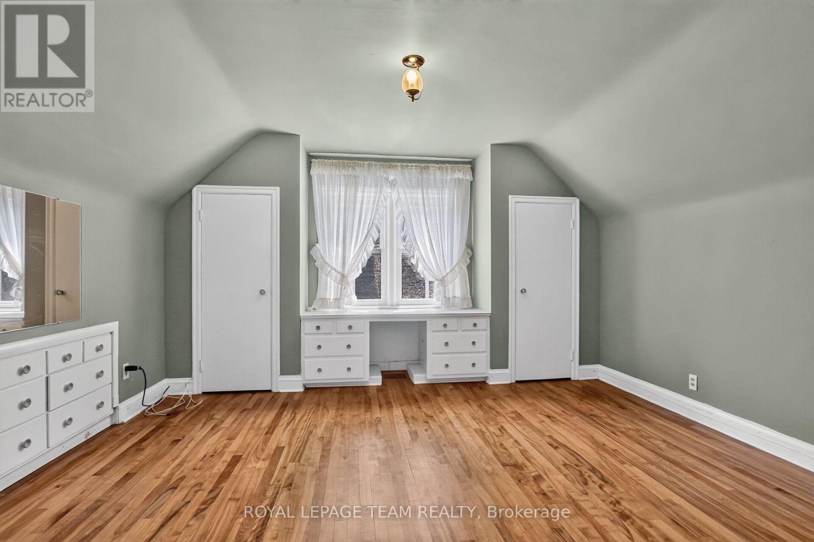 961 KINGSMERE AVENUE - 30