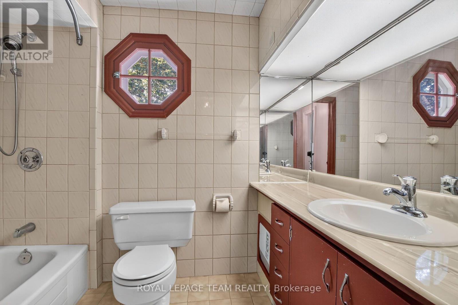 961 KINGSMERE AVENUE - 32
