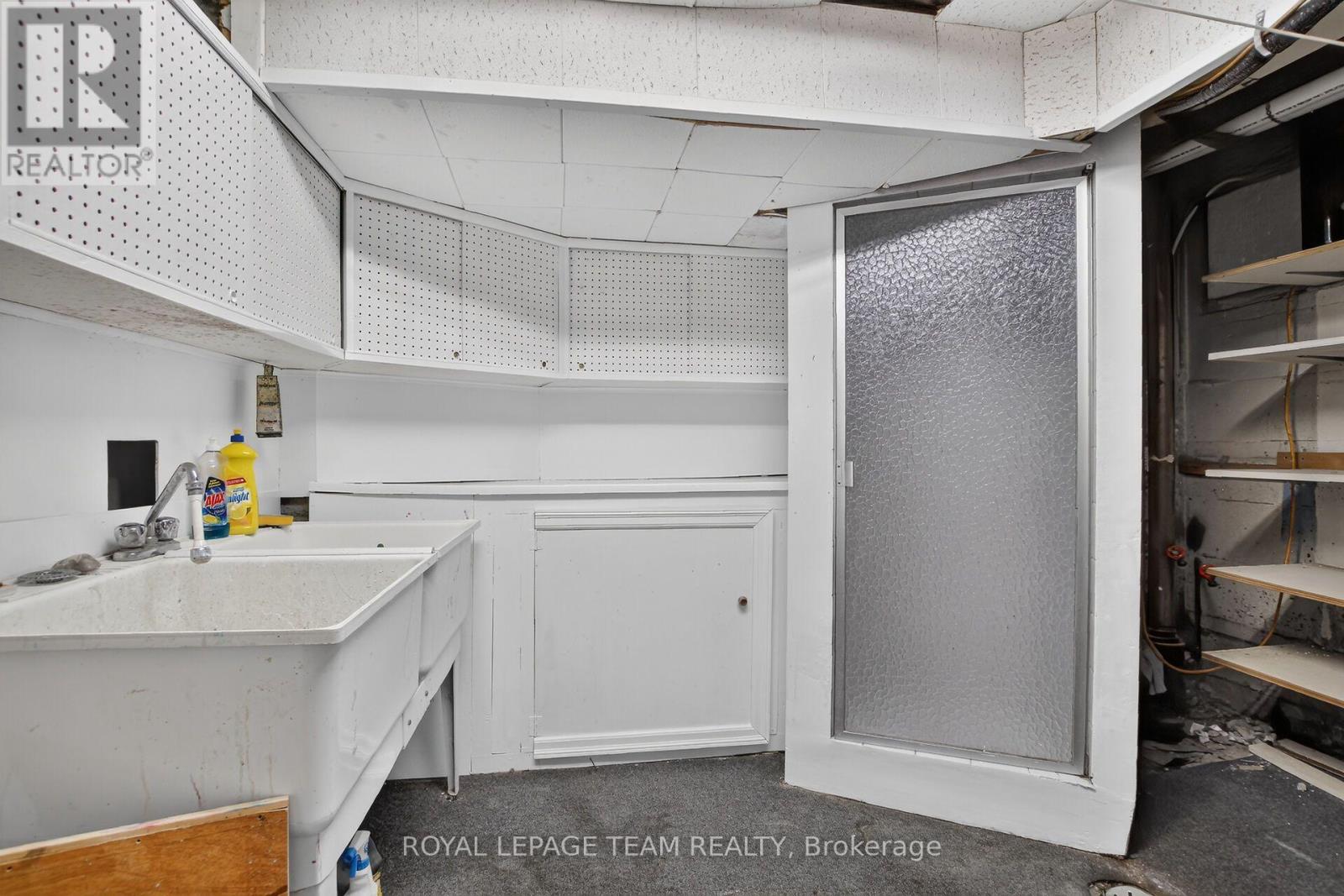 961 KINGSMERE AVENUE - 37