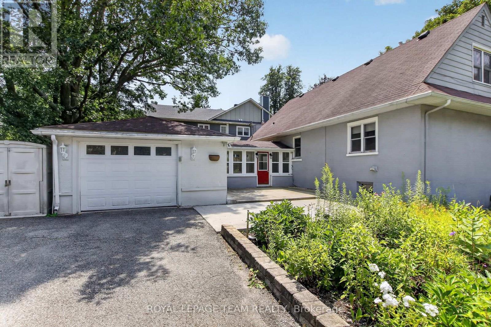 961 KINGSMERE AVENUE - 40