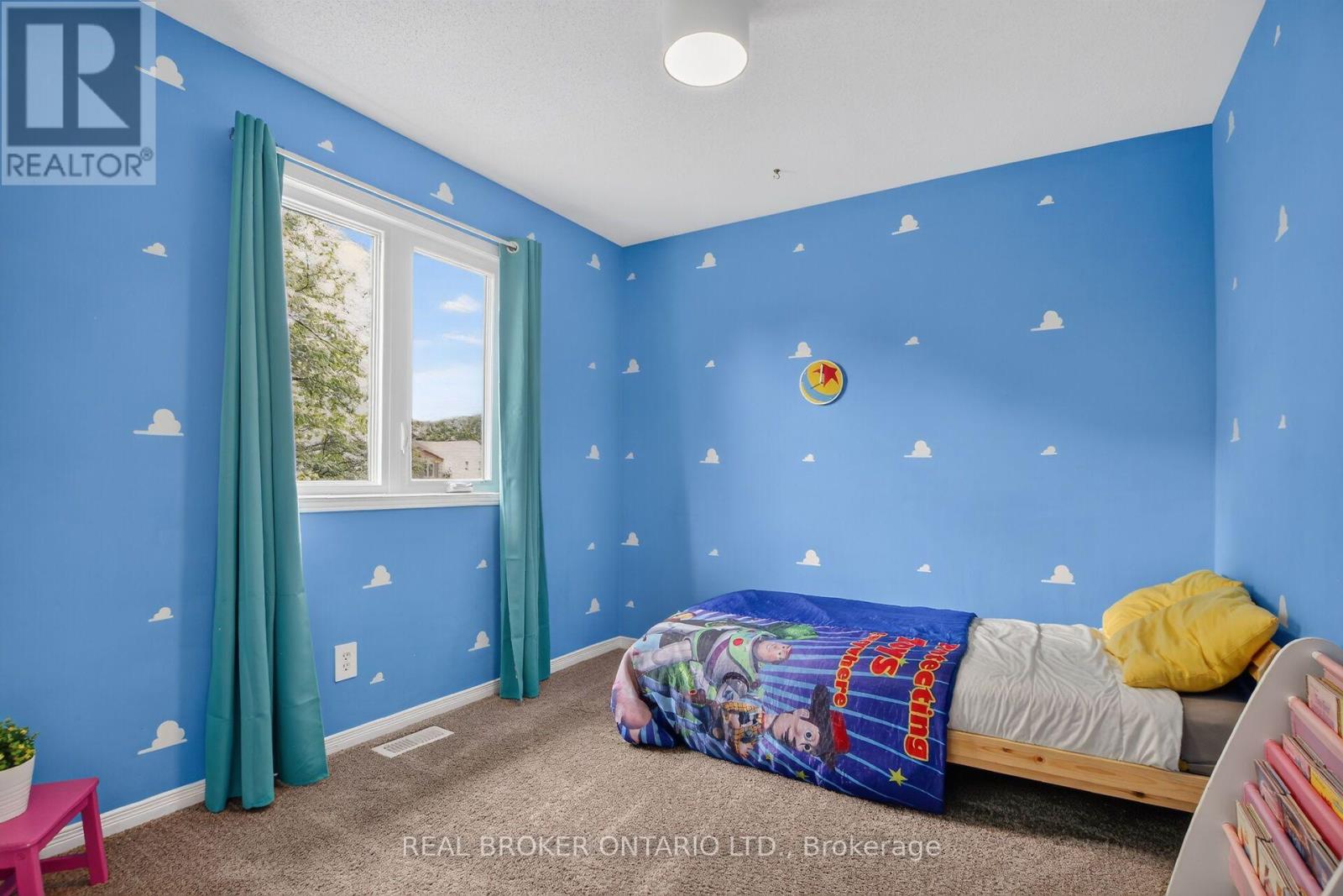 25 MORESBY DRIVE - 19