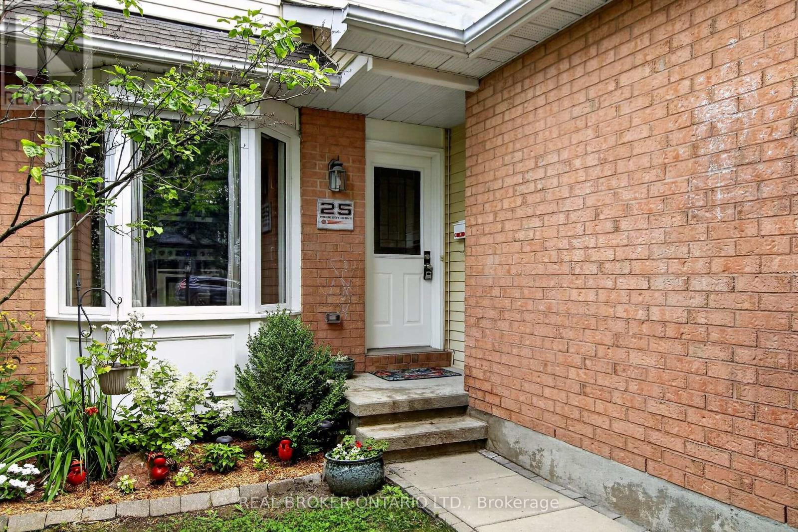 25 MORESBY DRIVE - 3
