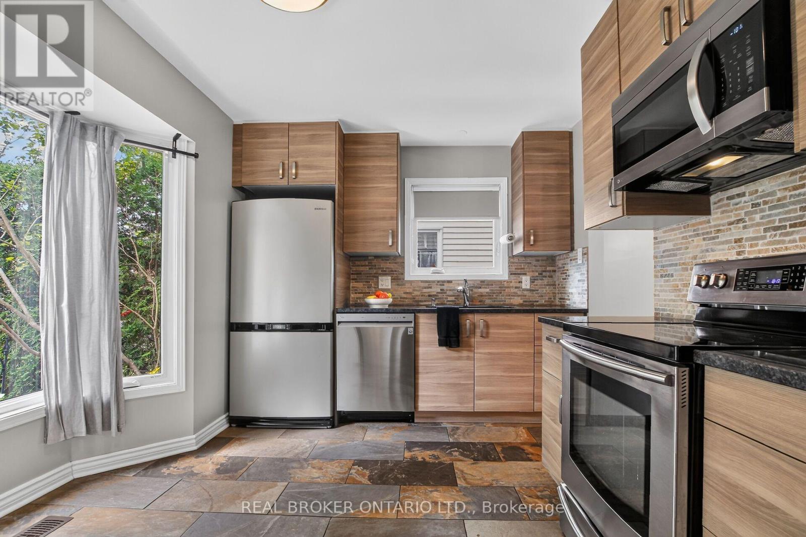 25 MORESBY DRIVE - 5