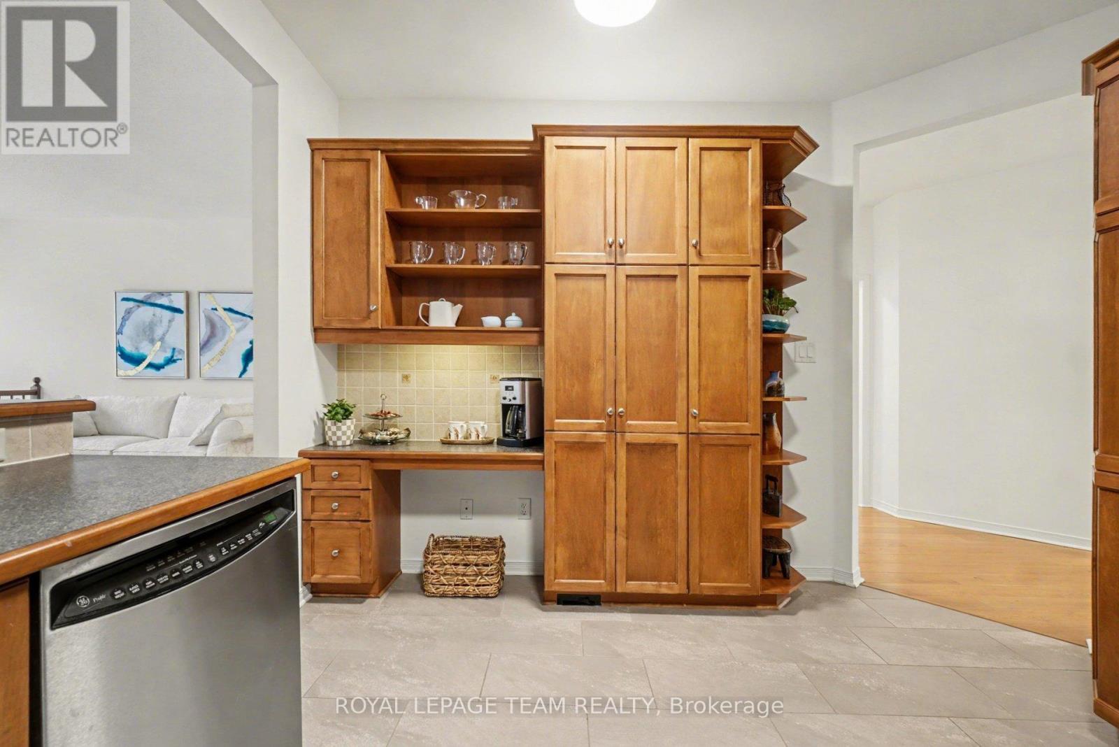 25 SAWCHUK TERRACE - 20