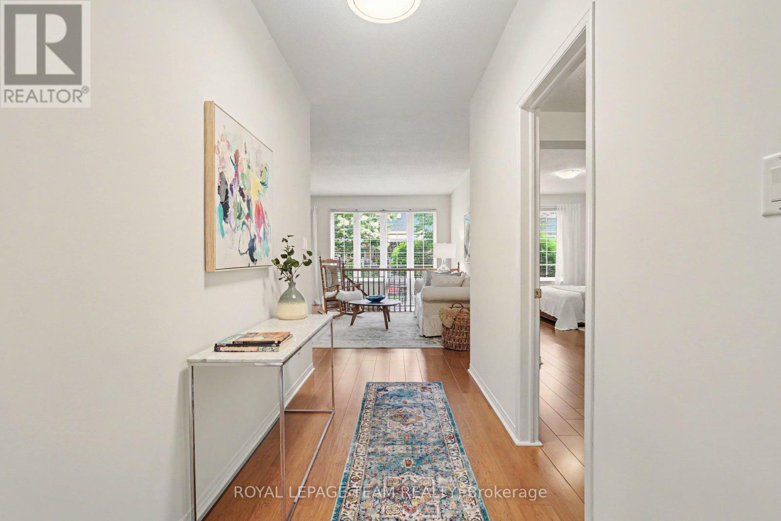 25 SAWCHUK TERRACE - 4