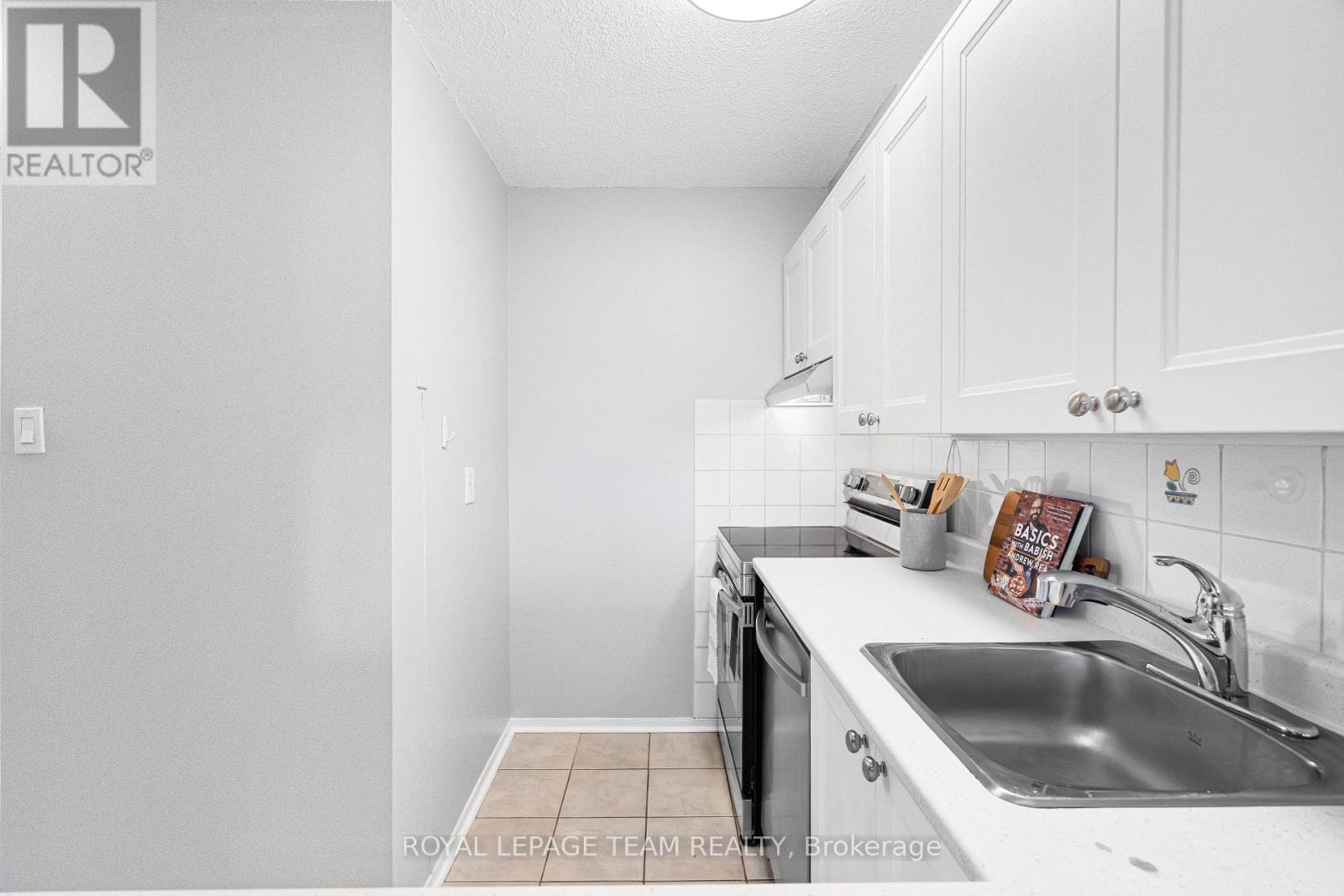 #301 1180 OHIO STREET - 10