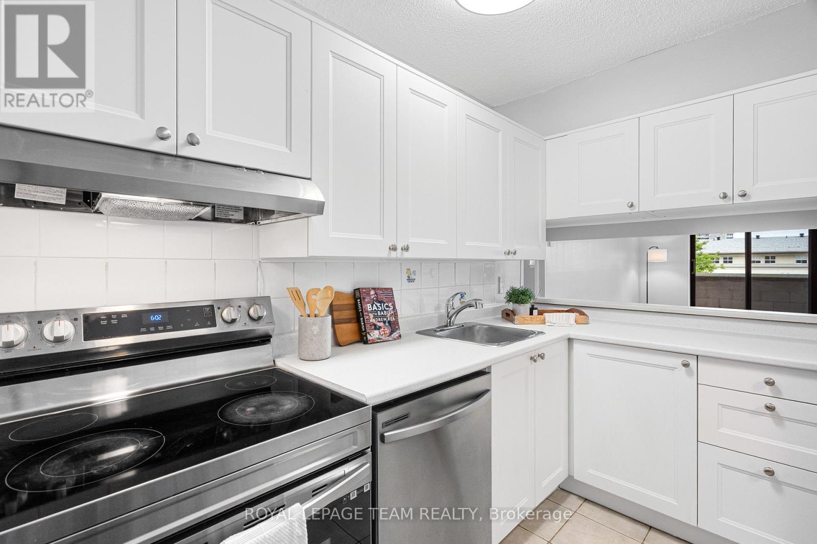 #301 1180 OHIO STREET - 12