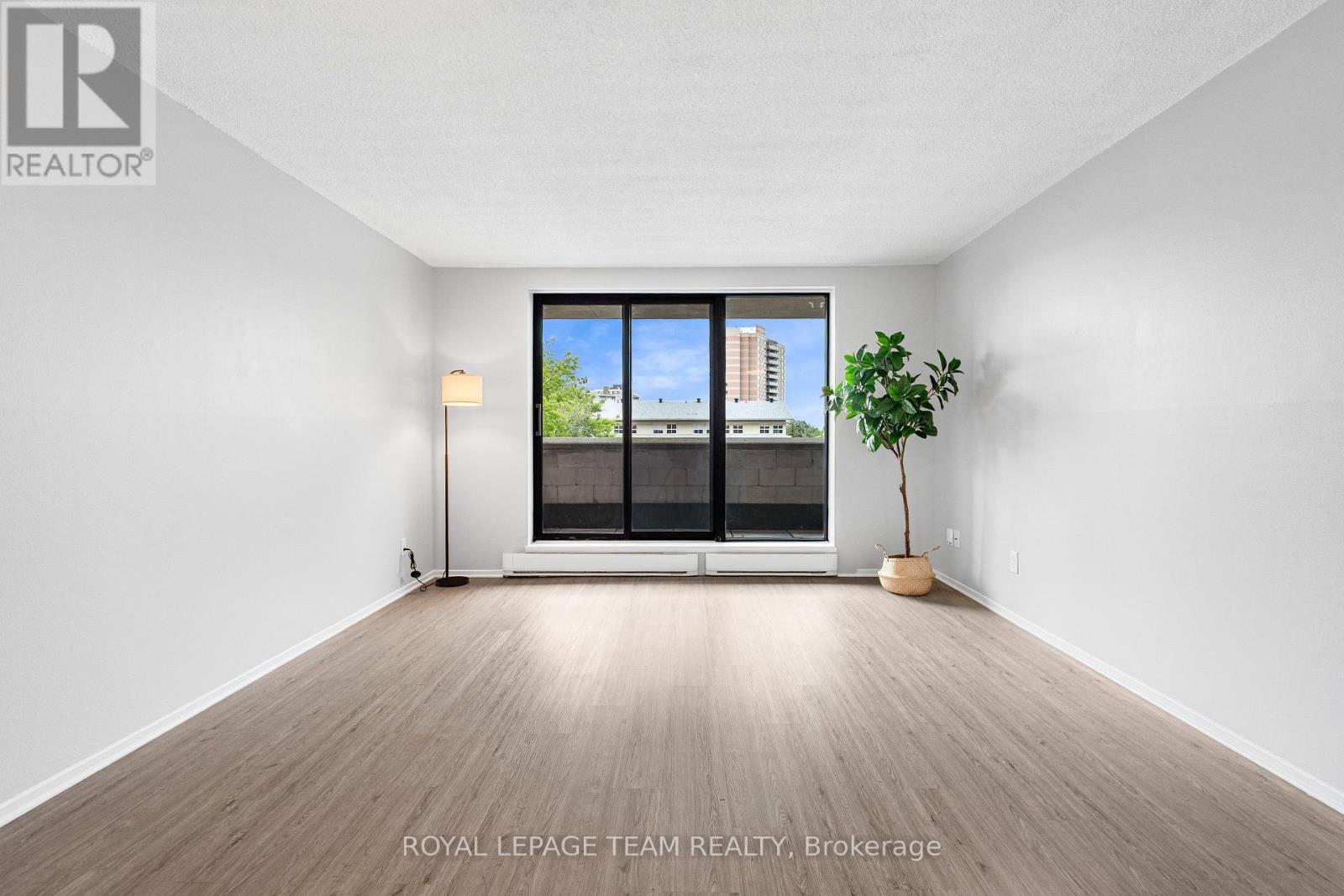 #301 1180 OHIO STREET - 14