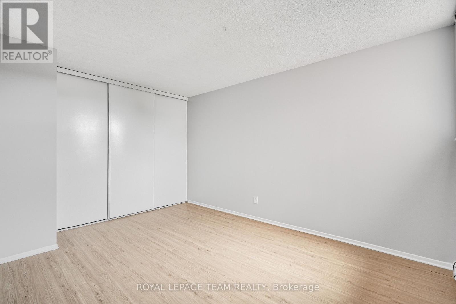 #301 1180 OHIO STREET - 32