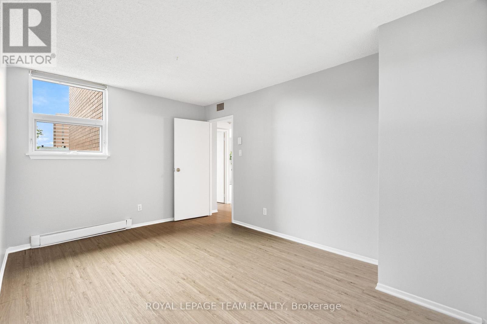 #301 1180 OHIO STREET - 35