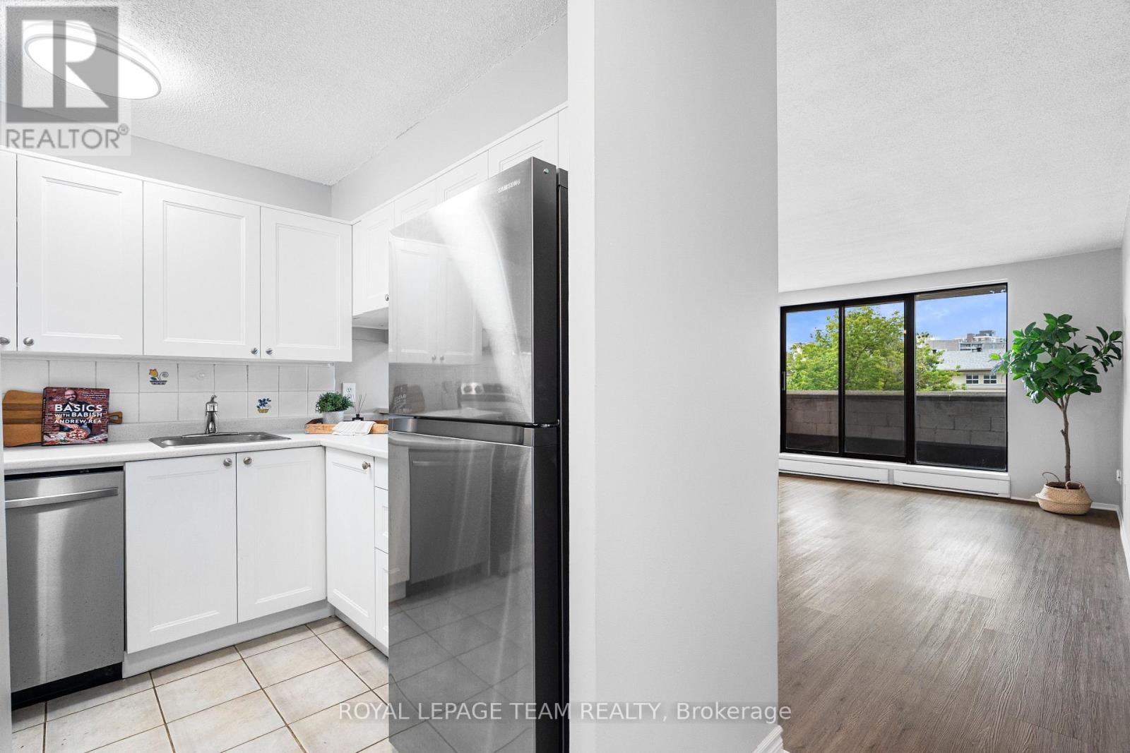 #301 1180 OHIO STREET - 5