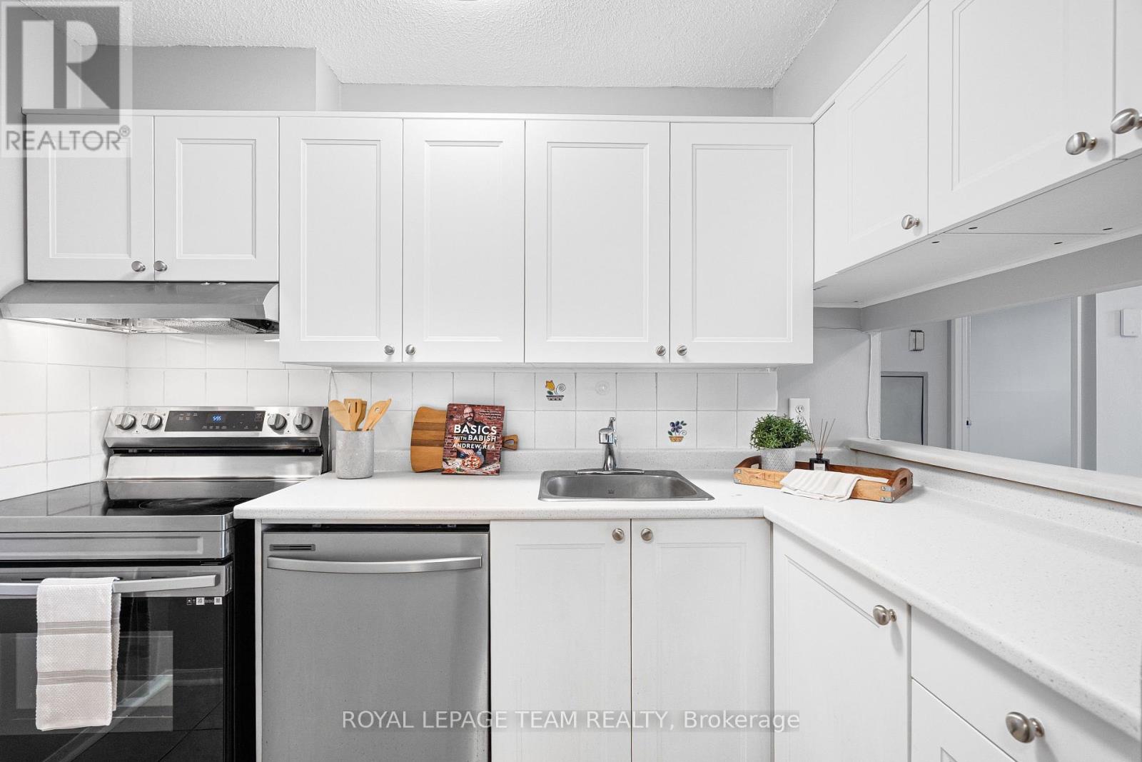 #301 1180 OHIO STREET - 8