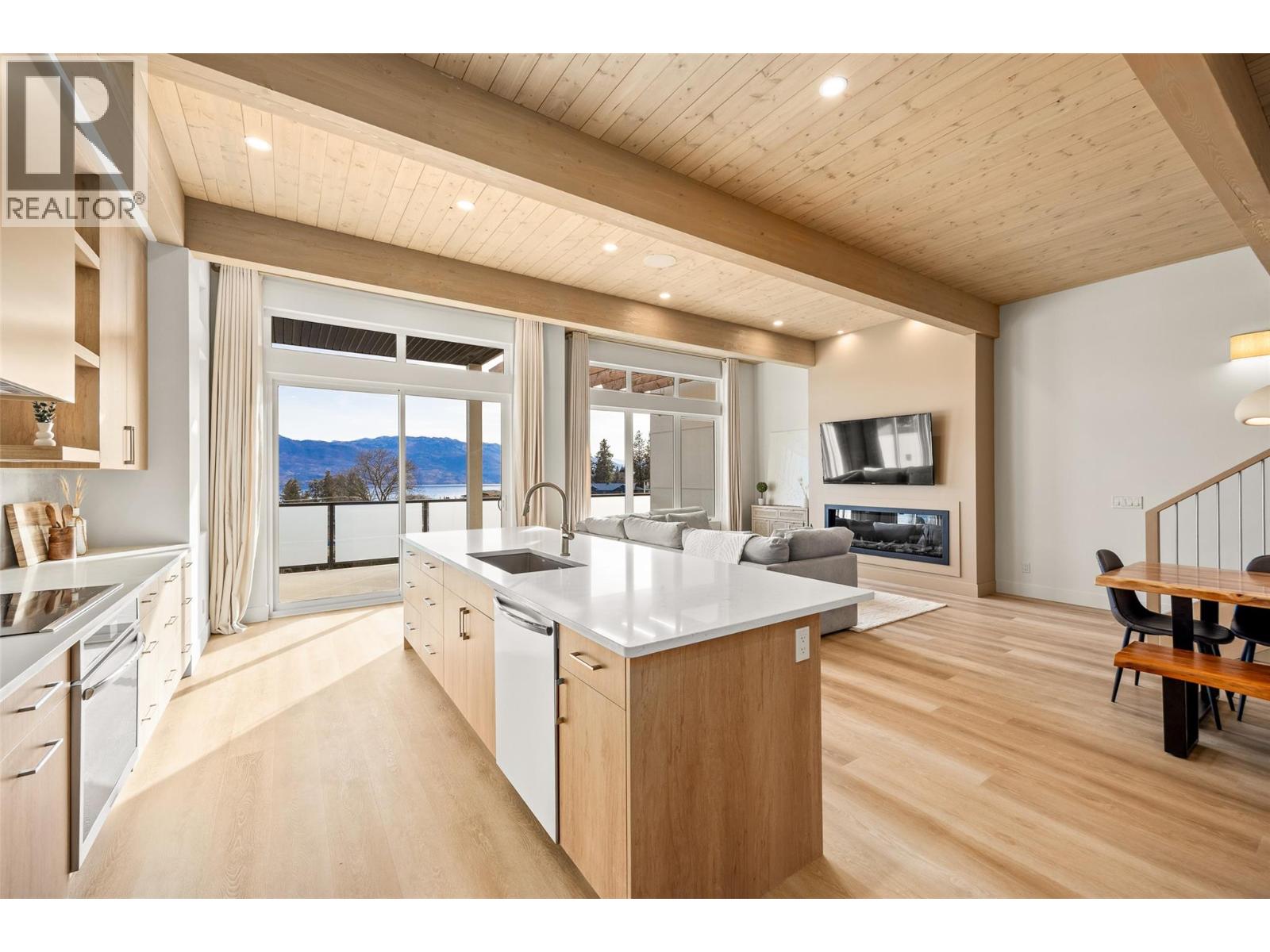 1027 Kitson Court - Image 14