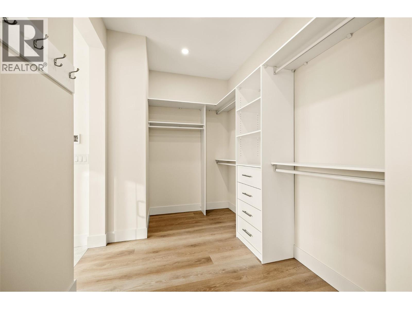 1027 Kitson Court - Image 36