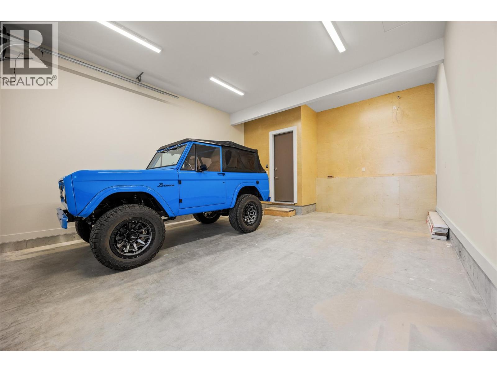 1027 Kitson Court - 60