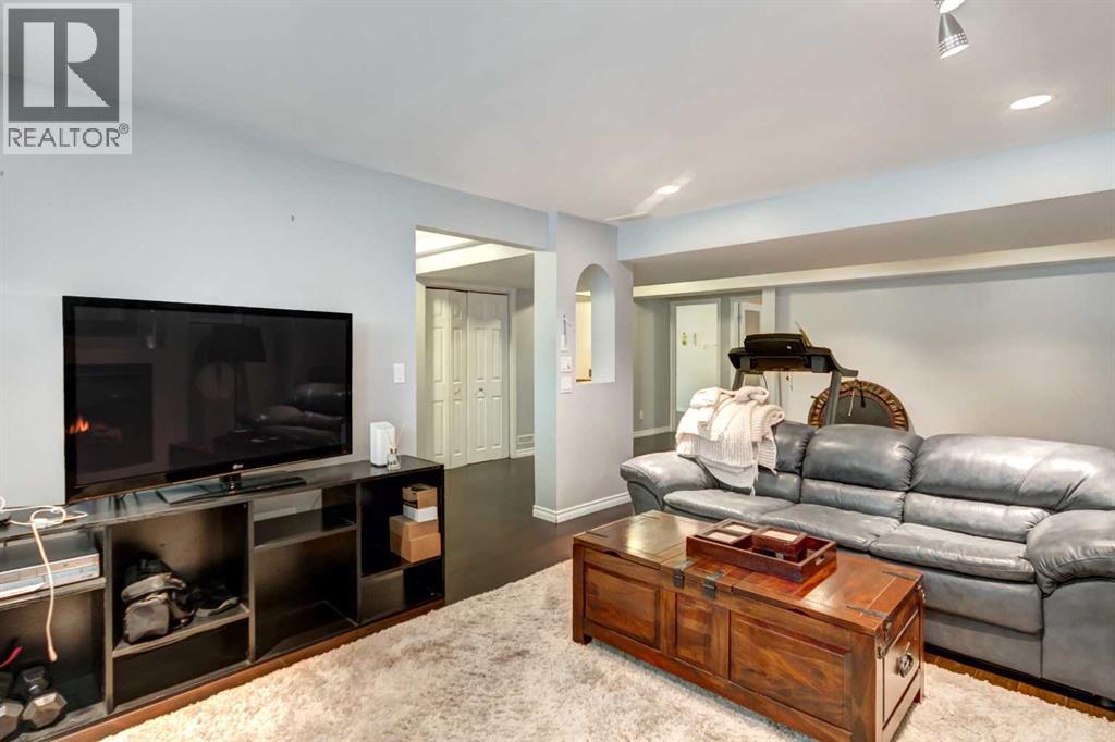 158 Somerset Close SW - 21