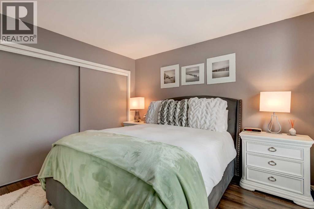 158 Somerset Close SW - 13