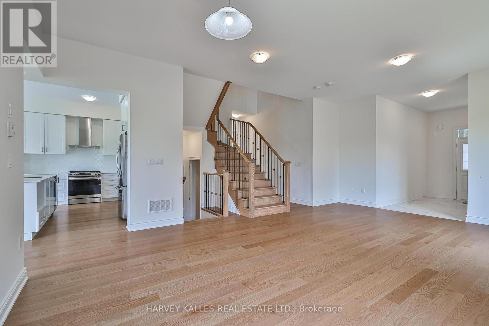 4 MEADOW VISTA CRESCENT - 11