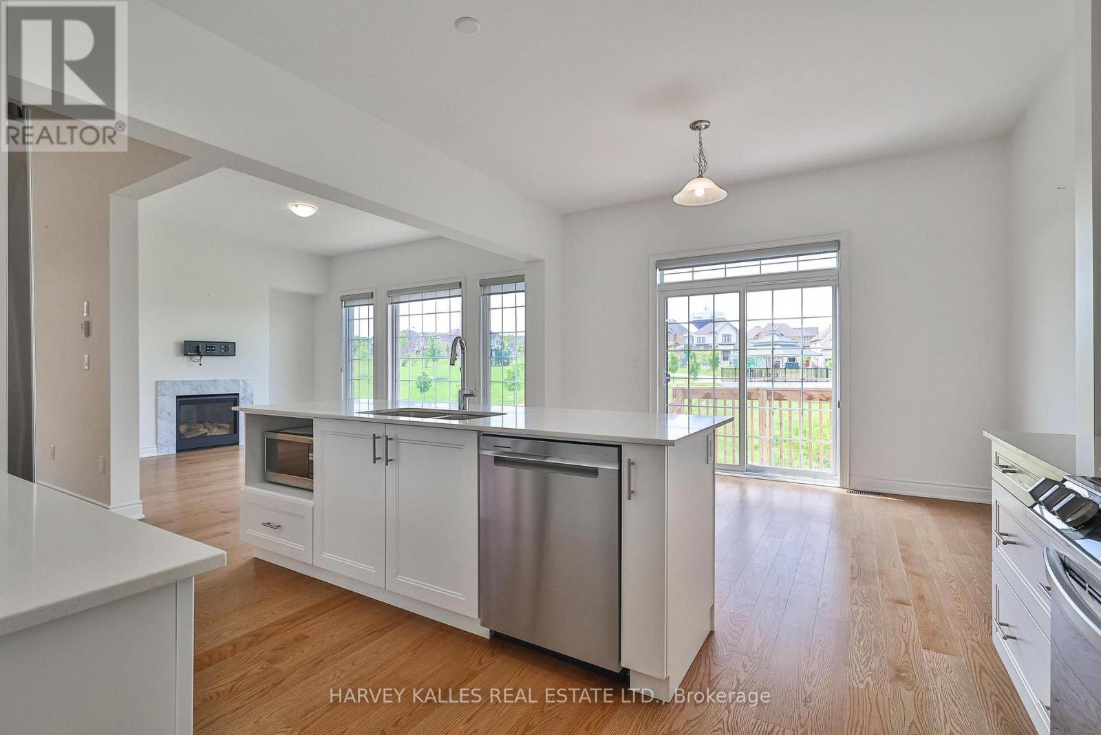 4 MEADOW VISTA CRESCENT - 23