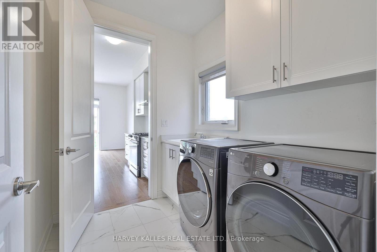 4 MEADOW VISTA CRESCENT - 25