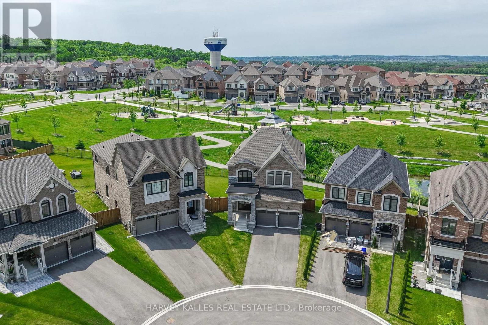 4 MEADOW VISTA CRESCENT - 3