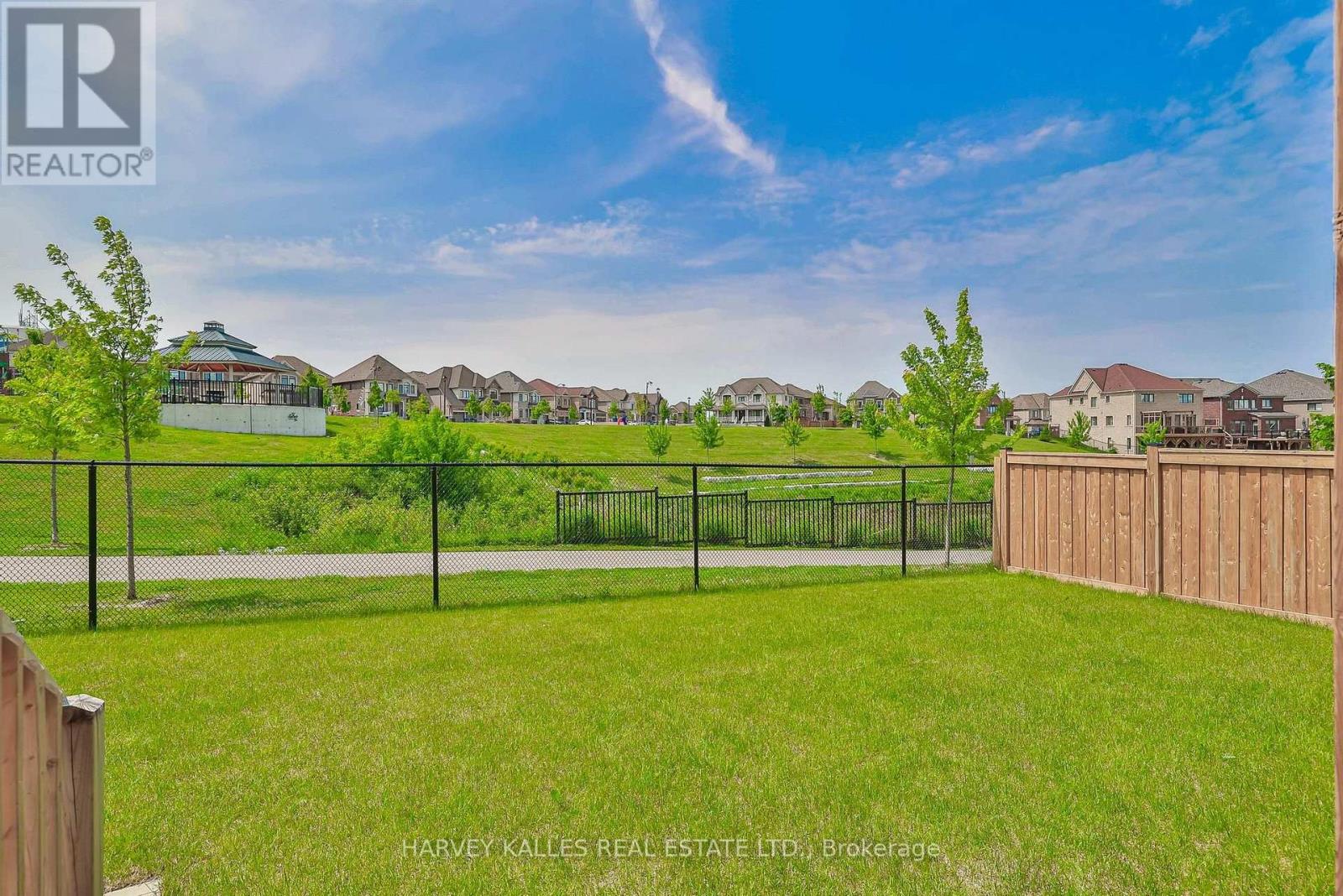 4 MEADOW VISTA CRESCENT - 4