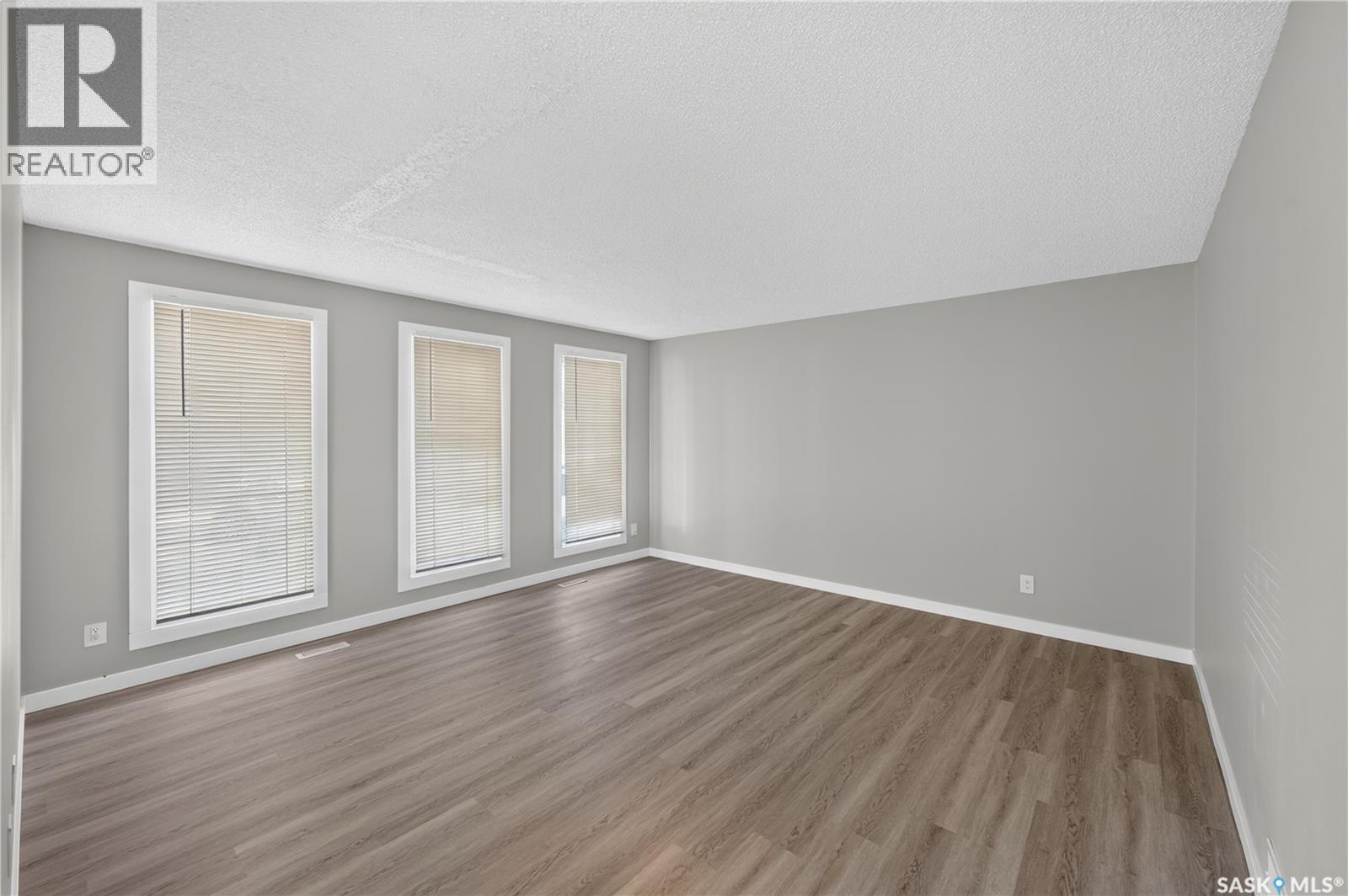 18 University Park DRIVE - 3