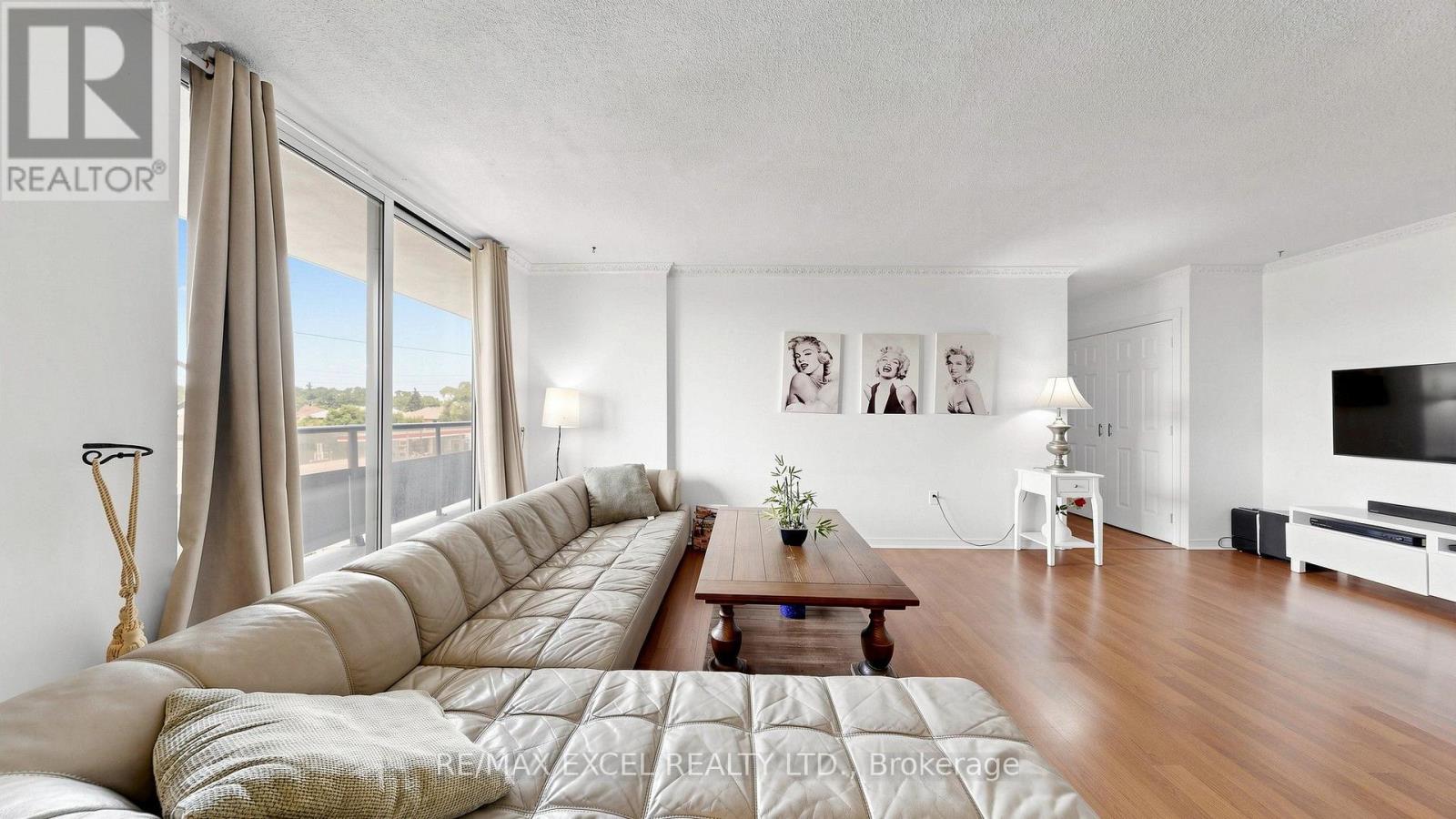 #401 1881 JANE STREET - 17