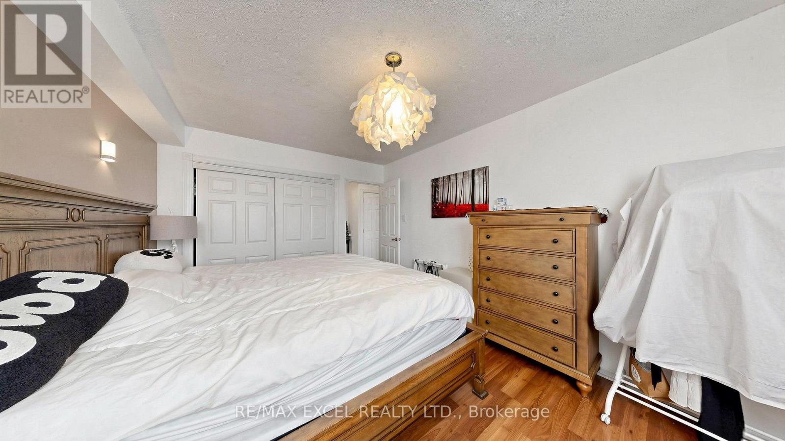 #401 1881 JANE STREET - 33